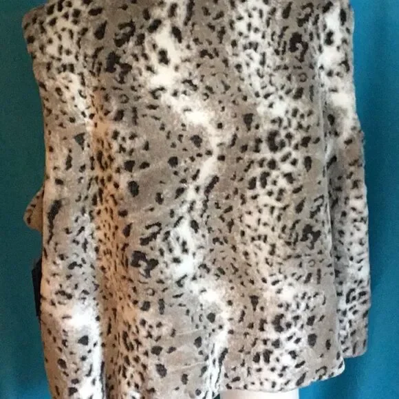 ADRIENNE LANAU faux fur vest in 2 to 3 x-large - Picture 6 of 8